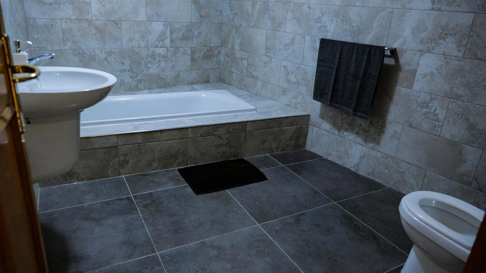St Julians Balutta Bay Huge Flat! -2Min From Seafront Daire Saint Julian's Malta