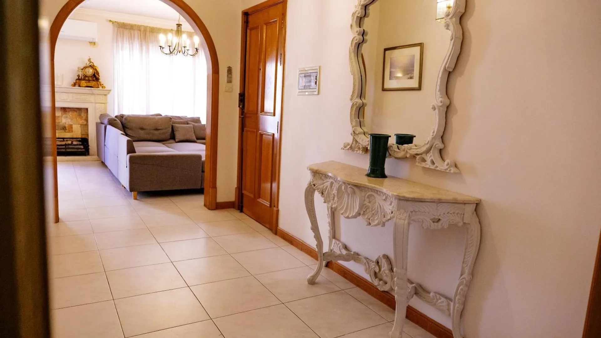 St Julians Balutta Bay Huge Flat! -2Min From Seafront Daire Saint Julian's 0*,  Malta